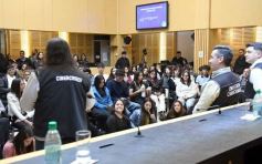 Foto de la galería: Ciberseguridad y redes sociales: estudiantes misioneros participaron de una charla-debate en la Legislatura