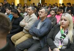Foto de la galería: Ciberseguridad y redes sociales: estudiantes misioneros participaron de una charla-debate en la Legislatura