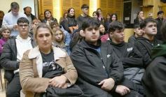 Foto de la galería: Ciberseguridad y redes sociales: estudiantes misioneros participaron de una charla-debate en la Legislatura