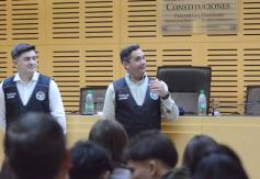 Foto de la galería: Ciberseguridad y redes sociales: estudiantes misioneros participaron de una charla-debate en la Legislatura