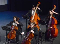 Foto de la galería: En violín y piano, el Teatro Lirico invitó a una noche con Mozart en Posadas