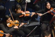Foto de la galería: En violín y piano, el Teatro Lirico invitó a una noche con Mozart en Posadas