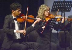 Foto de la galería: En violín y piano, el Teatro Lirico invitó a una noche con Mozart en Posadas