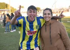 Foto de la galería: En lo más alto del fútbol misionero: Mitre gritó campeón