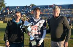 Foto de la galería: En lo más alto del fútbol misionero: Mitre gritó campeón