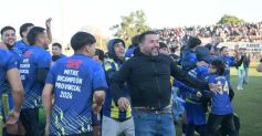 Foto de la galería: En lo más alto del fútbol misionero: Mitre gritó campeón