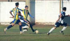 Foto de la galería: En lo más alto del fútbol misionero: Mitre gritó campeón