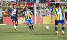Foto de la galería: En lo más alto del fútbol misionero: Mitre gritó campeón