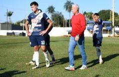 Foto de la galería: En lo más alto del fútbol misionero: Mitre gritó campeón