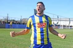 Foto de la galería: En lo más alto del fútbol misionero: Mitre gritó campeón
