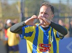 Foto de la galería: En lo más alto del fútbol misionero: Mitre gritó campeón