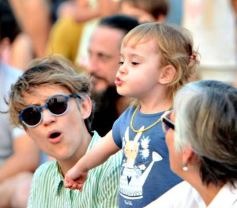 Foto de la galería: Al Caer el Sol en El Brete: el domingo de los niños se pasó con música y diversión familiar
