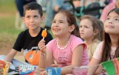 Foto de la galería: Al Caer el Sol en El Brete: el domingo de los niños se pasó con música y diversión familiar