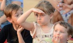 Foto de la galería: Al Caer el Sol en El Brete: el domingo de los niños se pasó con música y diversión familiar