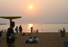 Foto de la galería: Al Caer el Sol en El Brete: el domingo de los niños se pasó con música y diversión familiar