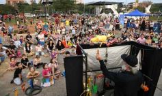 Foto de la galería: Al Caer el Sol en El Brete: el domingo de los niños se pasó con música y diversión familiar