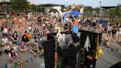 Foto de la galería: Al Caer el Sol en El Brete: el domingo de los niños se pasó con música y diversión familiar