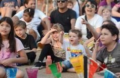 Foto de la galería: Al Caer el Sol en El Brete: el domingo de los niños se pasó con música y diversión familiar