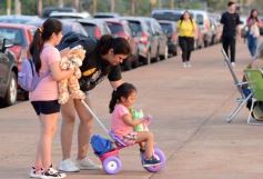 Foto de la galería: Al Caer el Sol en El Brete: el domingo de los niños se pasó con música y diversión familiar