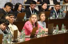 Sixto Fotografías. Sociedad. Cámara de Diputados - El Parlamento Estudiantil Misionero sesionó en la Legislatura con 20 leyes aprobadas