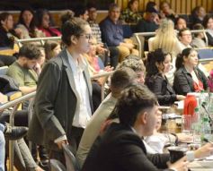 Foto de la galería: El Parlamento Estudiantil Misionero sesionó en la Legislatura con 20 leyes aprobadas
