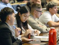 Foto de la galería: El Parlamento Estudiantil Misionero sesionó en la Legislatura con 20 leyes aprobadas
