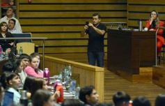 Foto de la galería: El Parlamento Estudiantil Misionero sesionó en la Legislatura con 20 leyes aprobadas