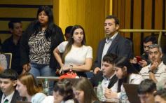 Foto de la galería: El Parlamento Estudiantil Misionero sesionó en la Legislatura con 20 leyes aprobadas