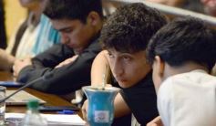 Foto de la galería: El Parlamento Estudiantil Misionero sesionó en la Legislatura con 20 leyes aprobadas