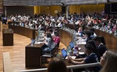 Foto de la galería: El Parlamento Estudiantil Misionero sesionó en la Legislatura con 20 leyes aprobadas