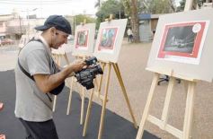Foto de la galería: Fotoperiodismo y Charla sobre IA: actividades que convocaron en la Explanada de la Legislatura