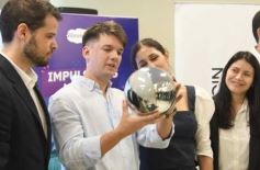 Foto de la galería: Presentaron el Worldcoin en Posadas, avance tecnológico para validar la identidad a través de los ojos