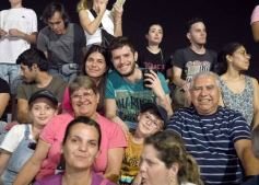 Foto de la galería: Segunda noche de calle: otro resumen de disfrute de la Estudiantina posadeña