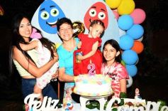 Foto de la galería: Los 2 añitos de Evangelina: tarde de juegos y gran encuentro familiar pusieron color a la celebración