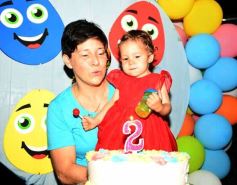 Foto de la galería: Los 2 añitos de Evangelina: tarde de juegos y gran encuentro familiar pusieron color a la celebración