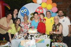 Foto de la galería: Los 2 añitos de Evangelina: tarde de juegos y gran encuentro familiar pusieron color a la celebración