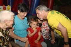 Foto de la galería: Los 2 añitos de Evangelina: tarde de juegos y gran encuentro familiar pusieron color a la celebración