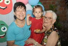 Foto de la galería: Los 2 añitos de Evangelina: tarde de juegos y gran encuentro familiar pusieron color a la celebración