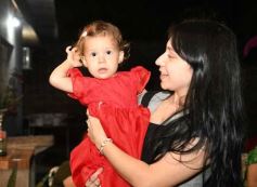 Foto de la galería: Los 2 añitos de Evangelina: tarde de juegos y gran encuentro familiar pusieron color a la celebración