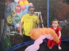 Foto de la galería: Los 2 añitos de Evangelina: tarde de juegos y gran encuentro familiar pusieron color a la celebración