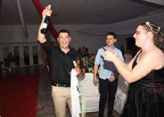 Foto de la galería: Ramón Adaro y Elizabeth Stuker dieron el si y celebraron a lo grande en el Atlético Posadas