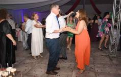 Foto de la galería: Ramón Adaro y Elizabeth Stuker dieron el si y celebraron a lo grande en el Atlético Posadas