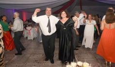 Foto de la galería: Ramón Adaro y Elizabeth Stuker dieron el si y celebraron a lo grande en el Atlético Posadas