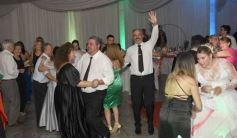 Foto de la galería: Ramón Adaro y Elizabeth Stuker dieron el si y celebraron a lo grande en el Atlético Posadas