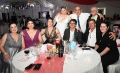 Foto de la galería: Ramón Adaro y Elizabeth Stuker dieron el si y celebraron a lo grande en el Atlético Posadas