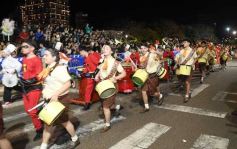 Foto de la galería: Tercera noche de calle: mucho de lo que prometió y ya cumplió la Estudiantina posadeña