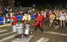 Foto de la galería: Tercera noche de calle: mucho de lo que prometió y ya cumplió la Estudiantina posadeña