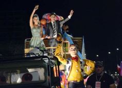 Foto de la galería: Tercera noche de calle: mucho de lo que prometió y ya cumplió la Estudiantina posadeña