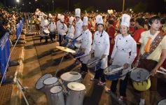 Foto de la galería: Tercera noche de calle: mucho de lo que prometió y ya cumplió la Estudiantina posadeña
