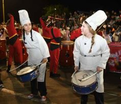 Foto de la galería: Tercera noche de calle: mucho de lo que prometió y ya cumplió la Estudiantina posadeña